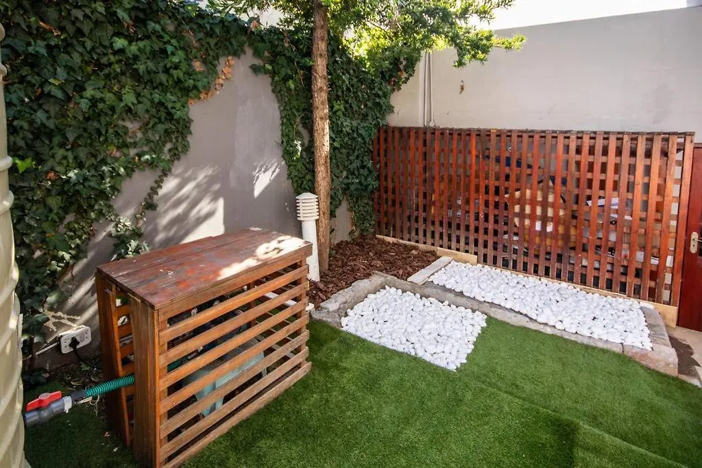 Hq Warm And Cosy 1 Bedroom Unit In Sea Point Cape Town 0*,  South Africa