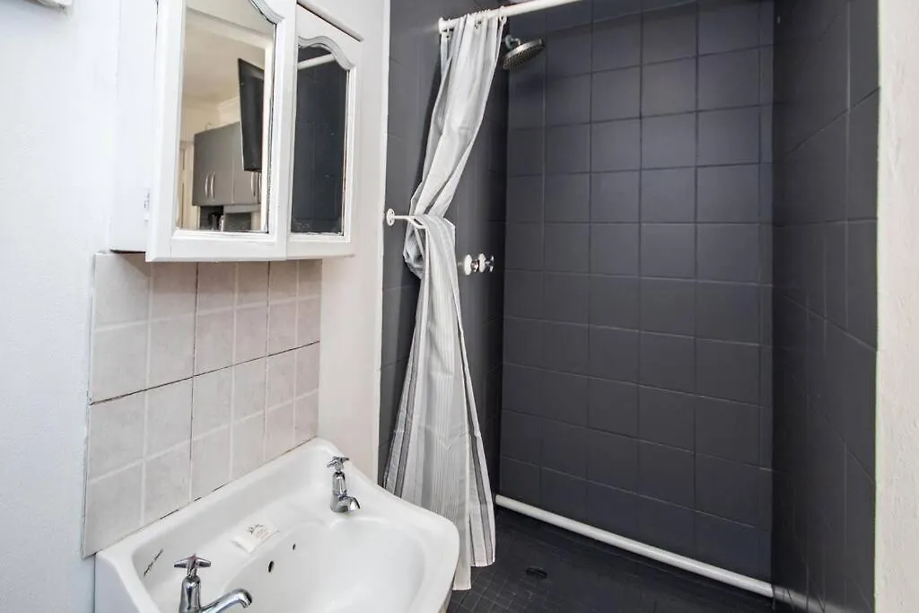 Apartment Hq Warm And Cosy 1 Bedroom Unit In Sea Point Cape Town