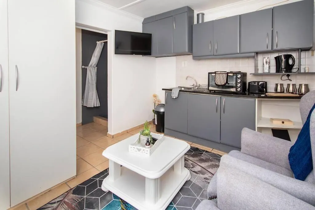 Apartment Hq Warm And Cosy 1 Bedroom Unit In Sea Point Cape Town