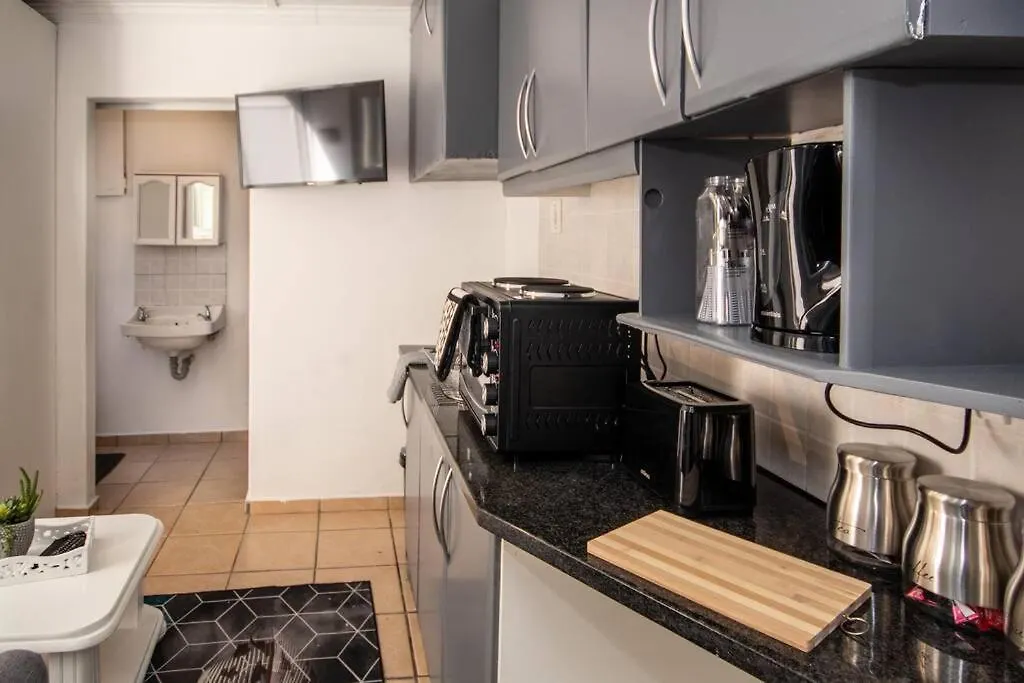 Apartment Hq Warm And Cosy 1 Bedroom Unit In Sea Point Cape Town